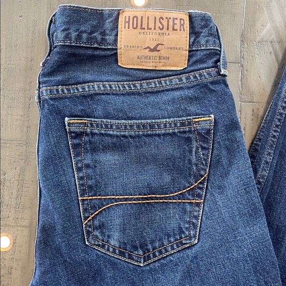 Hollister Classic Straight Dark Blue Denim Jeans. Size 30/32. 100% cotton - Picture 2 of 7